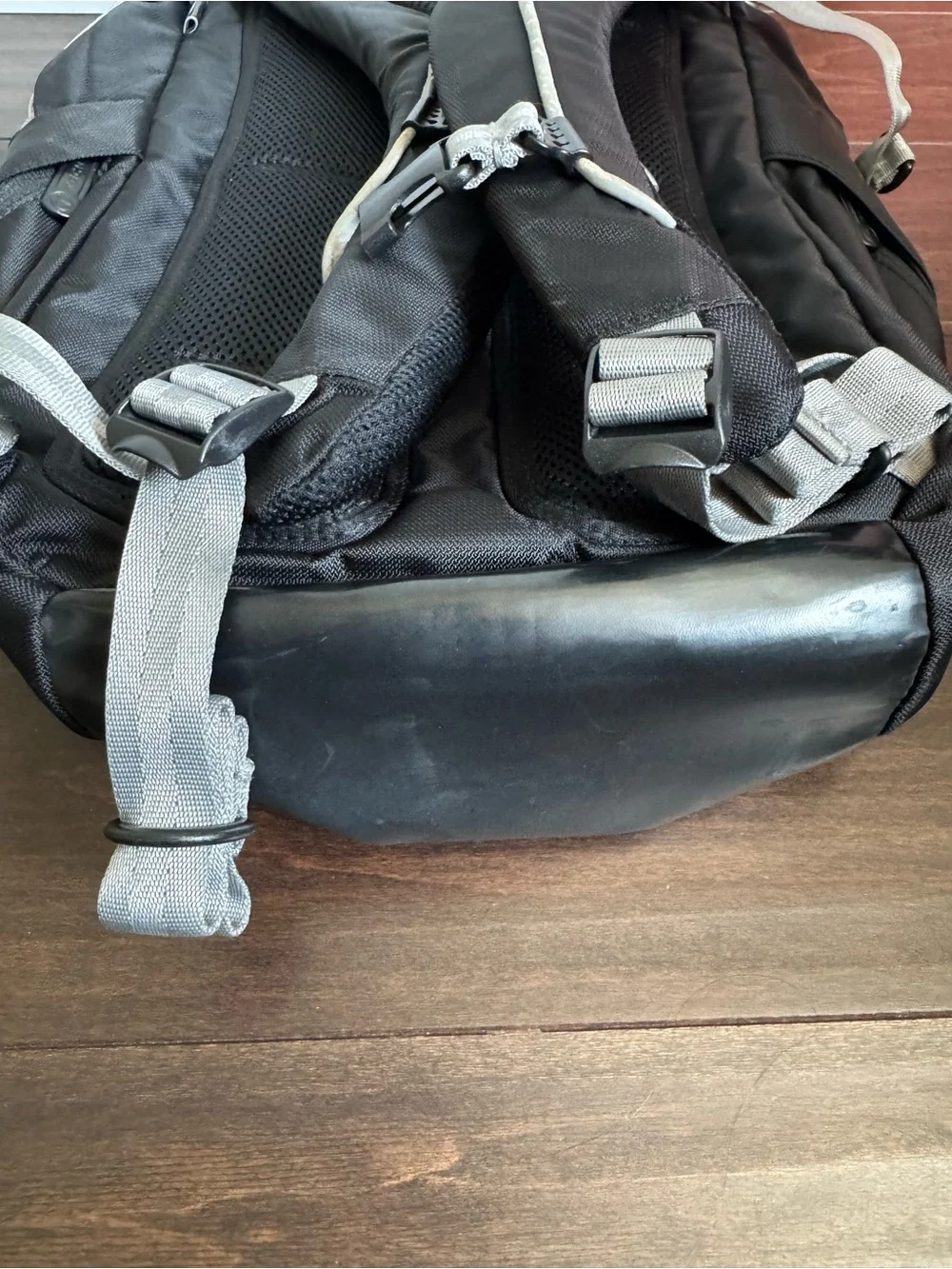Tumi T-Tech Gray & Black Men's Backpack Laptop Bag Good Condition